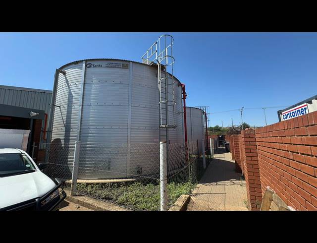 3,640M² WAREHOUSE TO LET IN HERMANSTAD